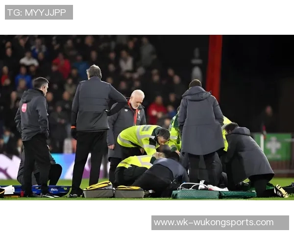 阿尔瓦拉多腿部受伤紧急返回更衣室希望尽快恢复状态 阿尔瓦拉多腿部受伤紧急返回更衣室希望尽快恢复状态